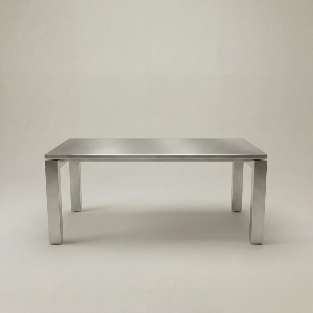 Hiru Couchtisch aus Edelstahl mit Edelstahlplatte