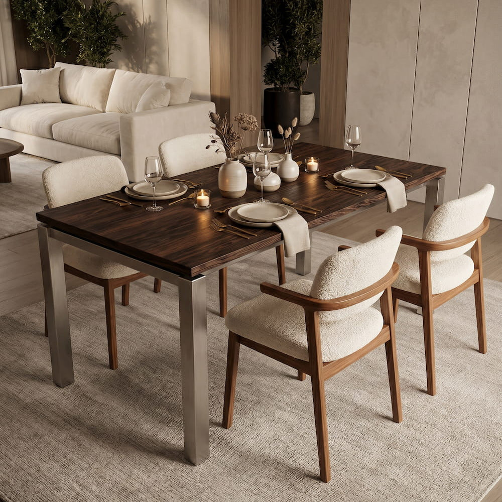 Hiru Esstisch Edelstahl mit Wenge Holzplatte im Esszimmer
