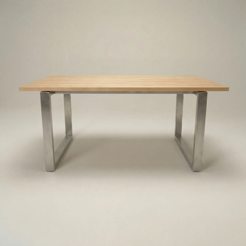 Minimalistischer Tisch aus Birke und Edelstahl für Sofa und Couch